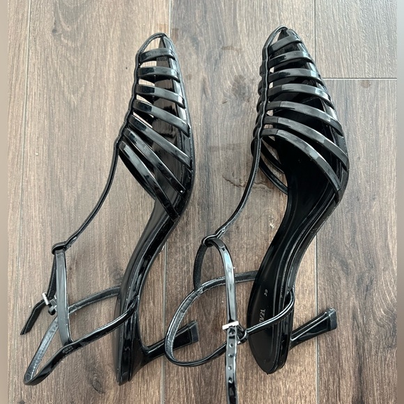 Zara sandals , wore like new - Picture 4 of 4